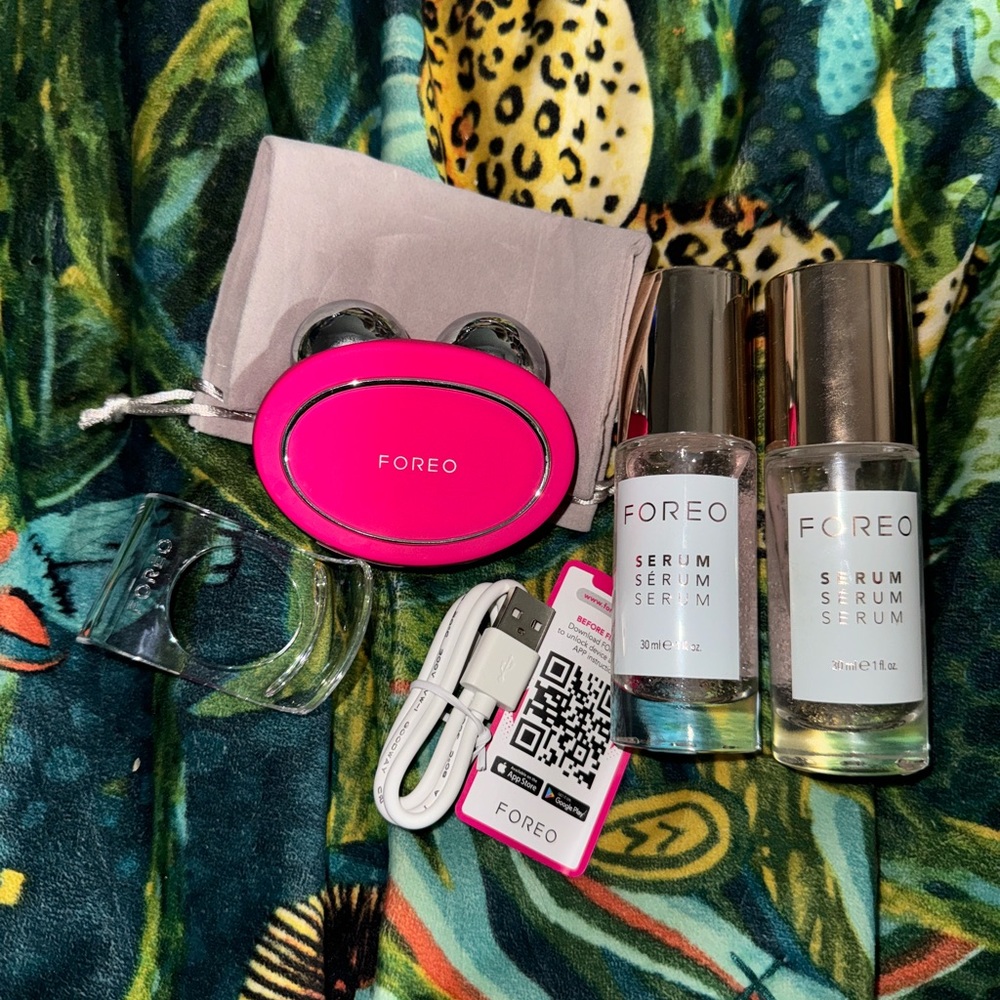 Foreo bear and serum